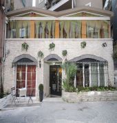 The Marions Suite