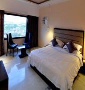 Q Hotel