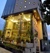 Q Hotel
