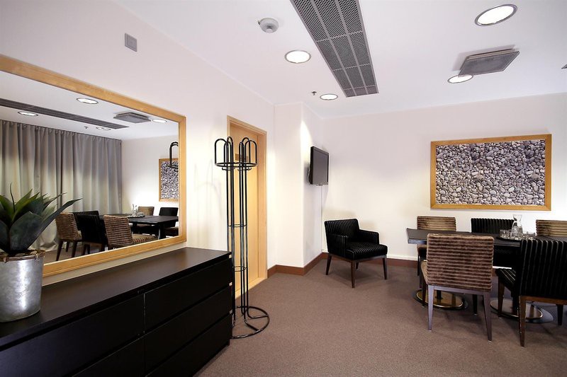 GLO Hotel Airport