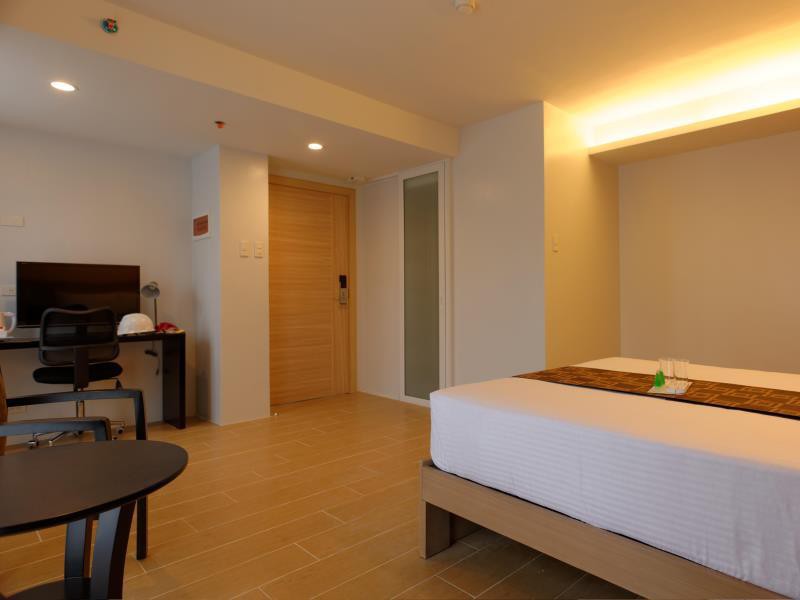 aurumOne Makati