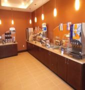 Holiday Inn Express & Suites Orlando East-Ucf Area