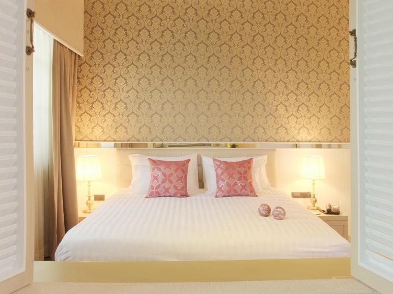 The Raya Surawong Bangkok Hotel