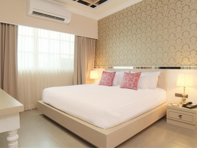 The Raya Surawong Bangkok Hotel