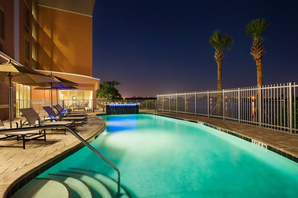 Cambria hotel & suites Miami Airport - Blue Lagoon
