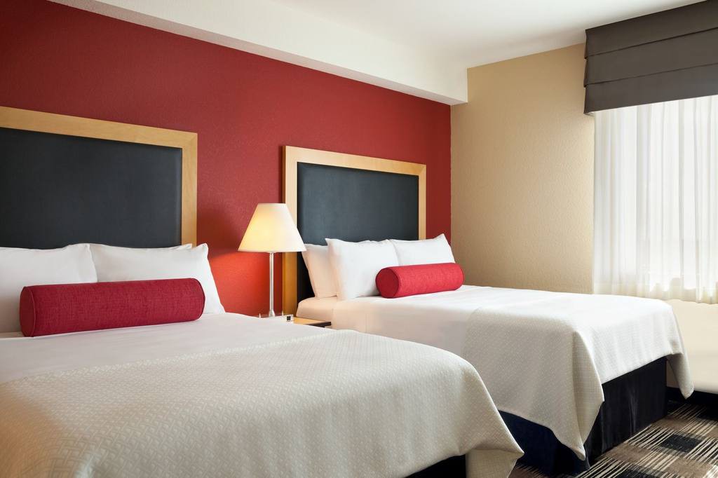 Cambria hotel & suites Miami Airport - Blue Lagoon