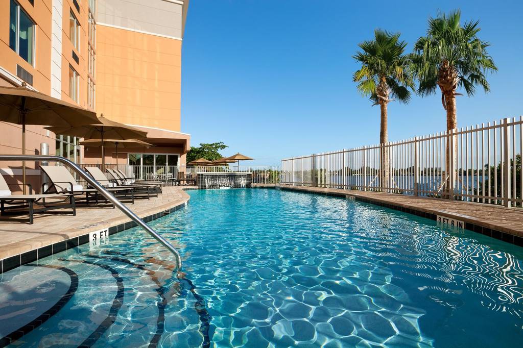 Cambria hotel & suites Miami Airport - Blue Lagoon