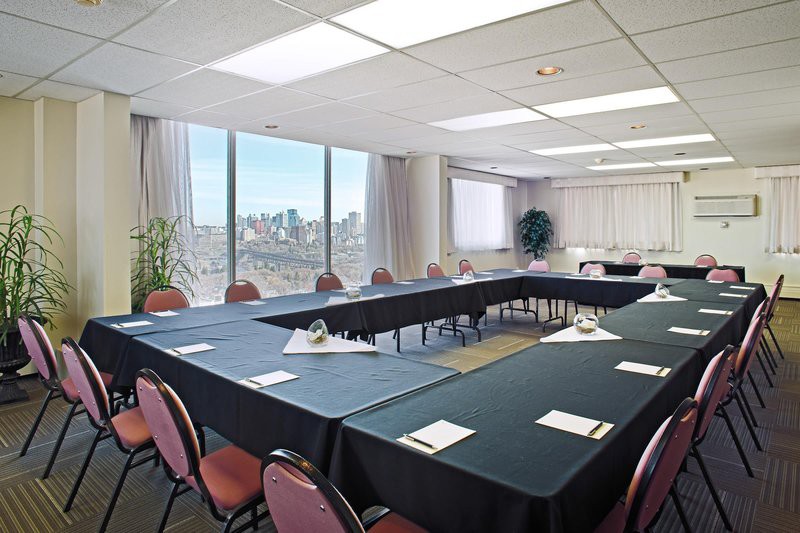 Campus Tower Suite Hotel