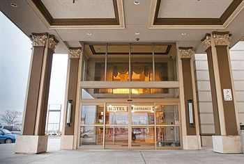 Woodbine Hotel & Suites