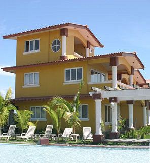 Las Olas Beach Resort