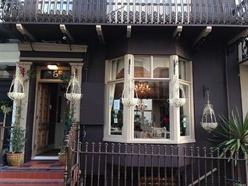 Brighton Marina House Hotel - B&B