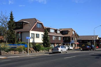 Commodore Motels