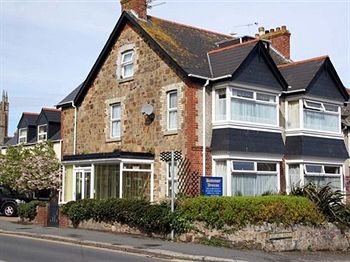 Summer Breeze Guest House - B&B