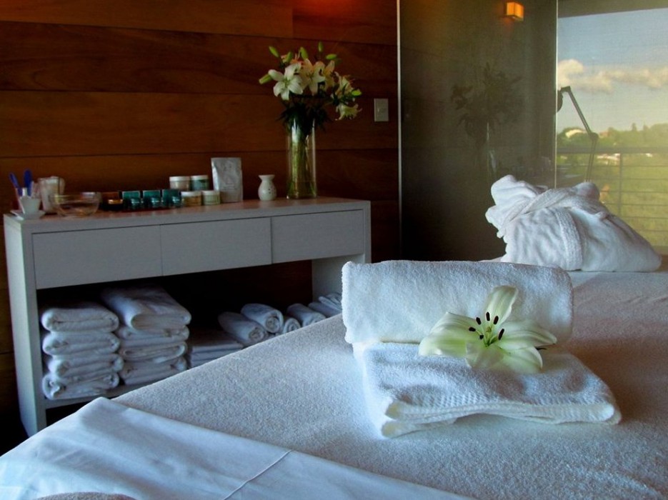 Costa Colonia - Riverside Boutique Hotel