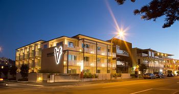 Navigate Seaside Hotel & Apartments