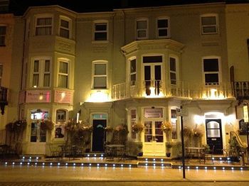 Henrys On The Prom