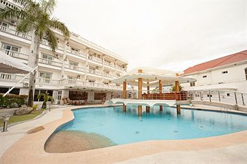 Clark Renaissance Hotel