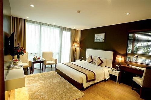 Skylark Hotel
