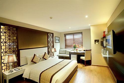 Skylark Hotel