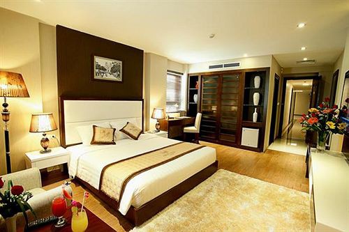 Skylark Hotel