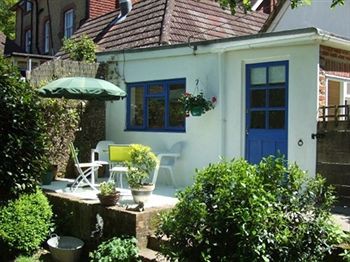 Overglen Court Bed & Breakfast