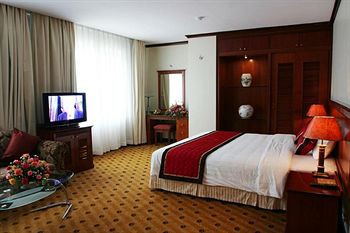 Sunny Hotel 1