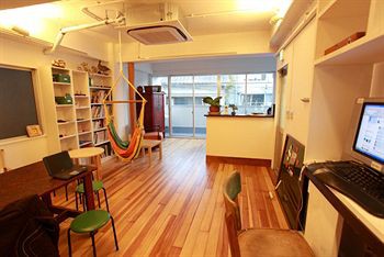 Bonsai Guesthouse - Hostel