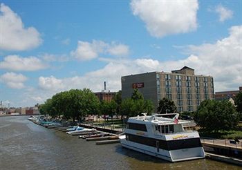 Hampton Inn Green Bay Downtown