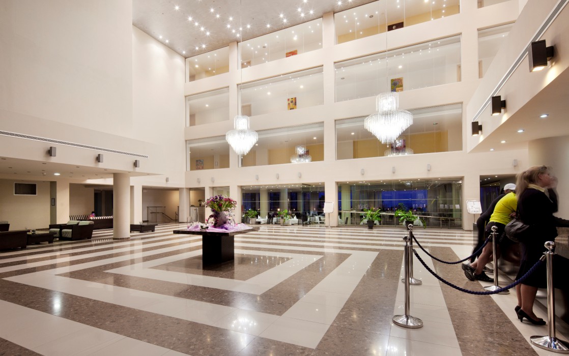Hotel Capital Coast Resort And Spa