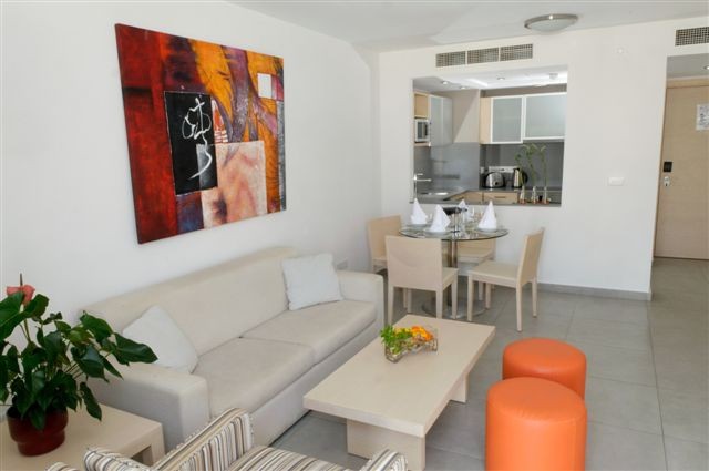 Hotel Capital Coast Resort And Spa