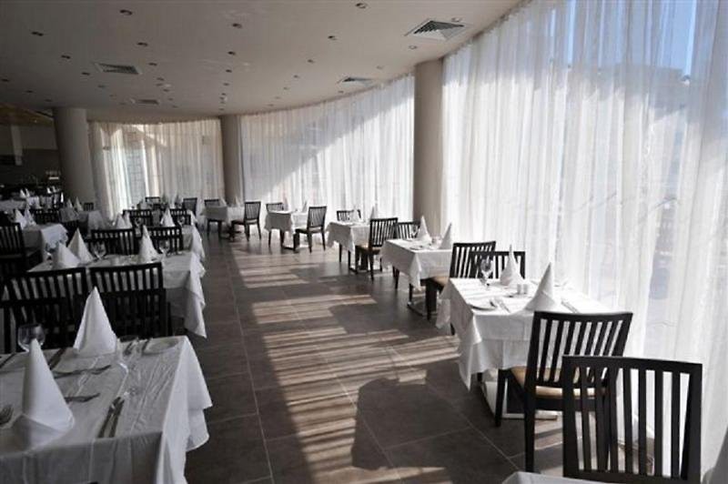 Hotel Capital Coast Resort And Spa