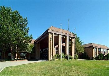 Econo Lodge Inn & Suites