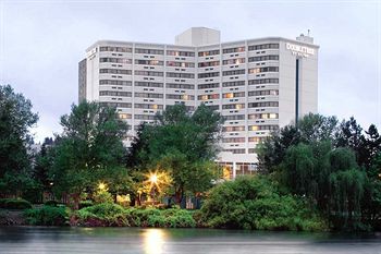 DoubleTree by Hilton Spokane City Center