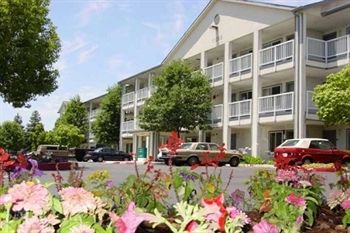 Crossland Sacramento - Point East Drive