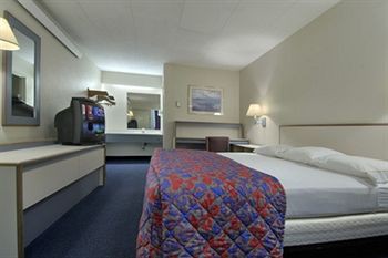 Red Roof Inn Toledo - Holland