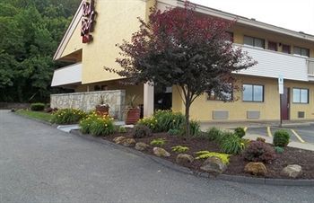 Red Roof Inn St Clairsville - Wheeling West