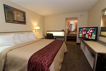Red Roof Inn Toledo - University