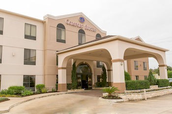 Comfort Suites NW Lakeline