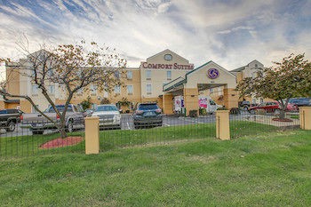 Comfort Suites At Rivergate Mall