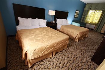 Magnolia Bay Hotel & Suites