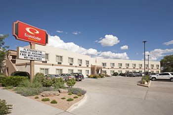 Econo Lodge Inn & Suites