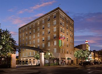 The LaSalle Boutique Hotel & 120 Kitchen and Spirits