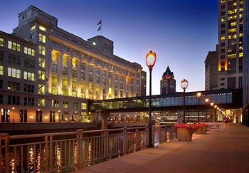Residence Inn Milwaukee Downtown by Marriott