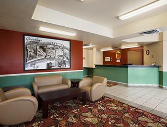 Super 8 by Wyndham Salmon