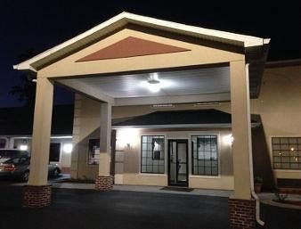 Super 8 by Wyndham Chatsworth/Dalton