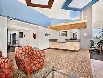 Howard Johnson Hotel & Suites by Wyndham Tacoma