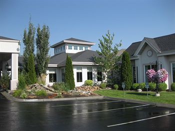 Le Ritz Hotel & Suites