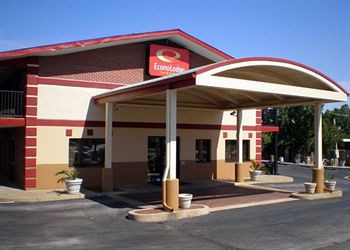 Econolodge Inn & Suites