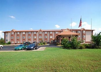 Econo Lodge Inn & Suites