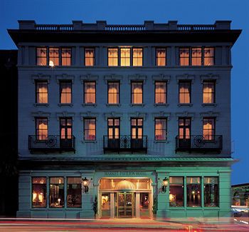 Market Pavilion Hotel